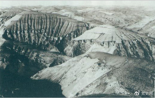 1947年4月14日，西北野戰(zhàn)兵團取得了羊馬河戰(zhàn)役的勝利。圖為羊馬河戰(zhàn)役戰(zhàn)場。